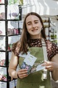 Oyas : la poterie qui économise l'eau d'arrosage