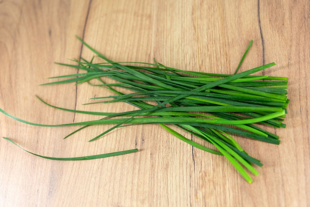 Chinese chive, Oriental garlic
